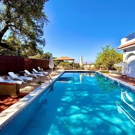 Estudio Con Cocina, Bano Y Piscina De Temporada Compartida, A 8Km De Cordoba, En Plena Sierra, By Trassierrarooms Exterior foto