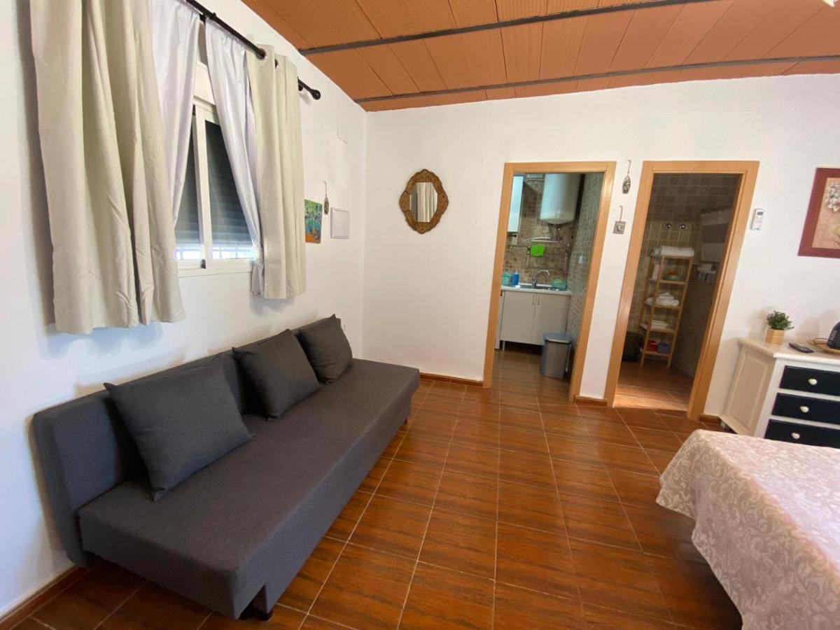 Estudio Con Cocina, Bano Y Piscina De Temporada Compartida, A 8Km De Cordoba, En Plena Sierra, By Trassierrarooms Exterior foto